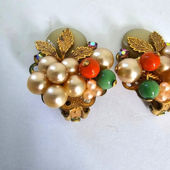 Vintage Beaded Earrings Clip On Gold Tone Leaf Faux Pearl Cluster AB stones Fall - Picture 2 of 8